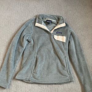 Fluffy Grey patagonia sweatshirt